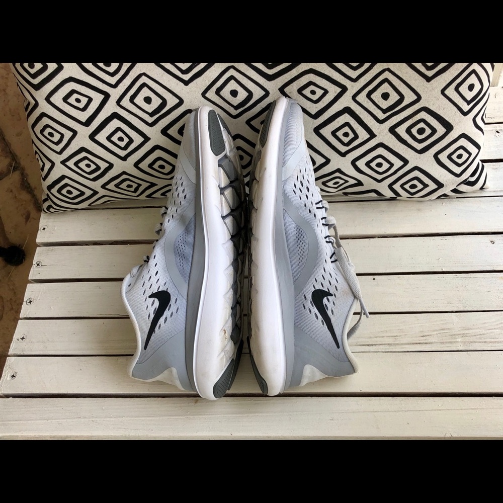Woman’s Nike light weight FitSole